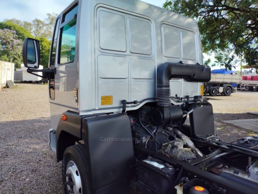 FORD - CARGO 816 - 2015/2015 - Prata - Sob Consulta