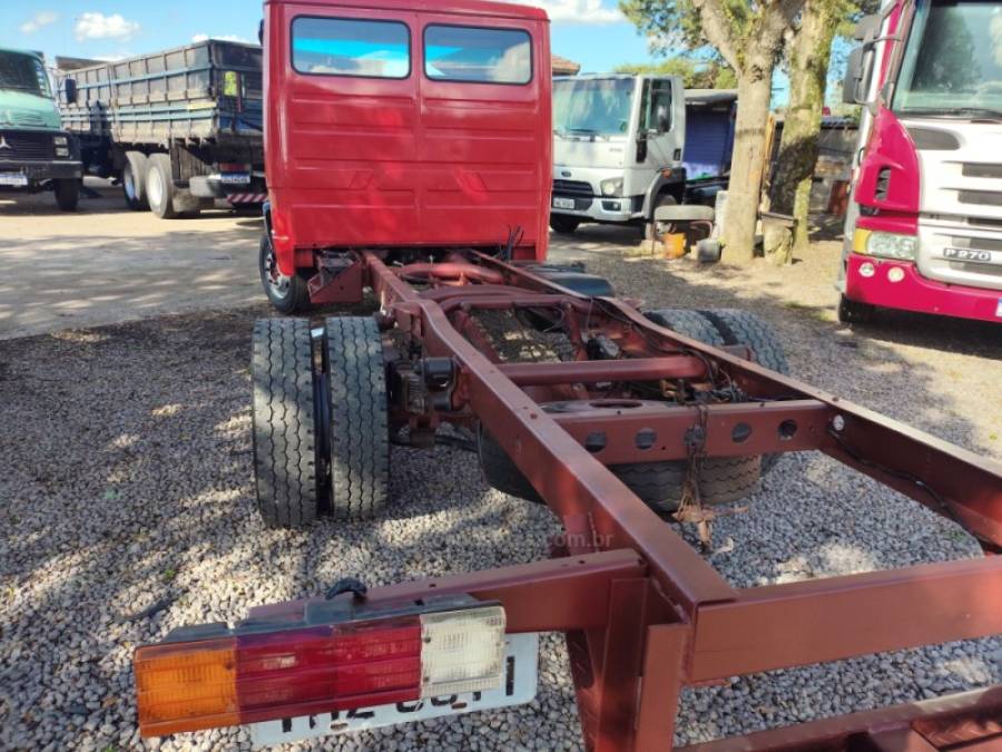 MERCEDES-BENZ - 709 - 1991/1992 - Vermelha - Sob Consulta