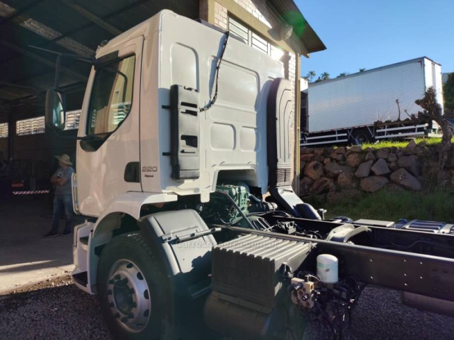 VOLVO - VM - 2013/2013 - Branca - Sob Consulta