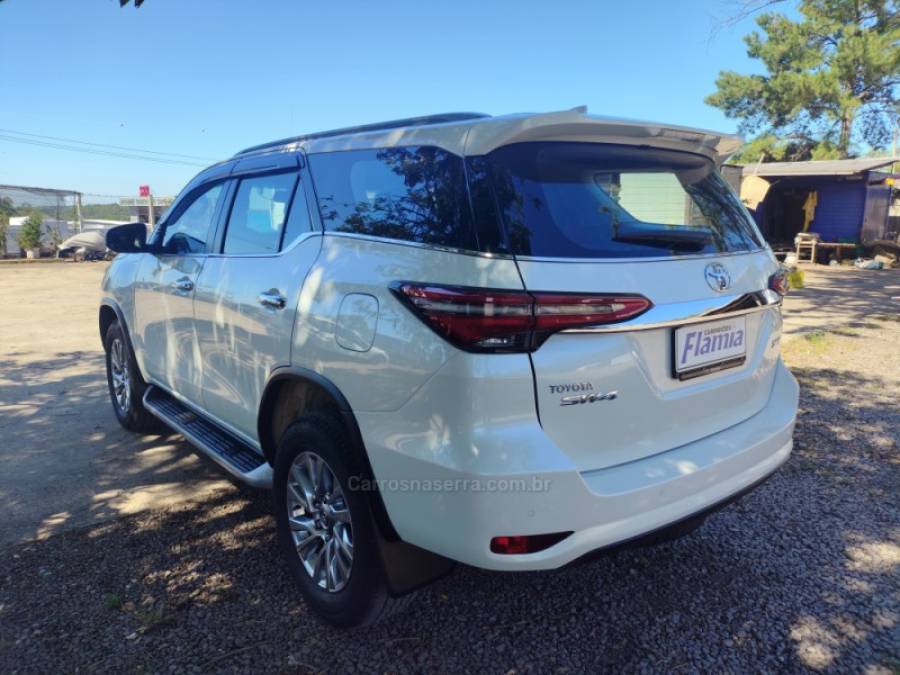 TOYOTA - HILUX SW4 - 2021/2021 - Branca - Sob Consulta