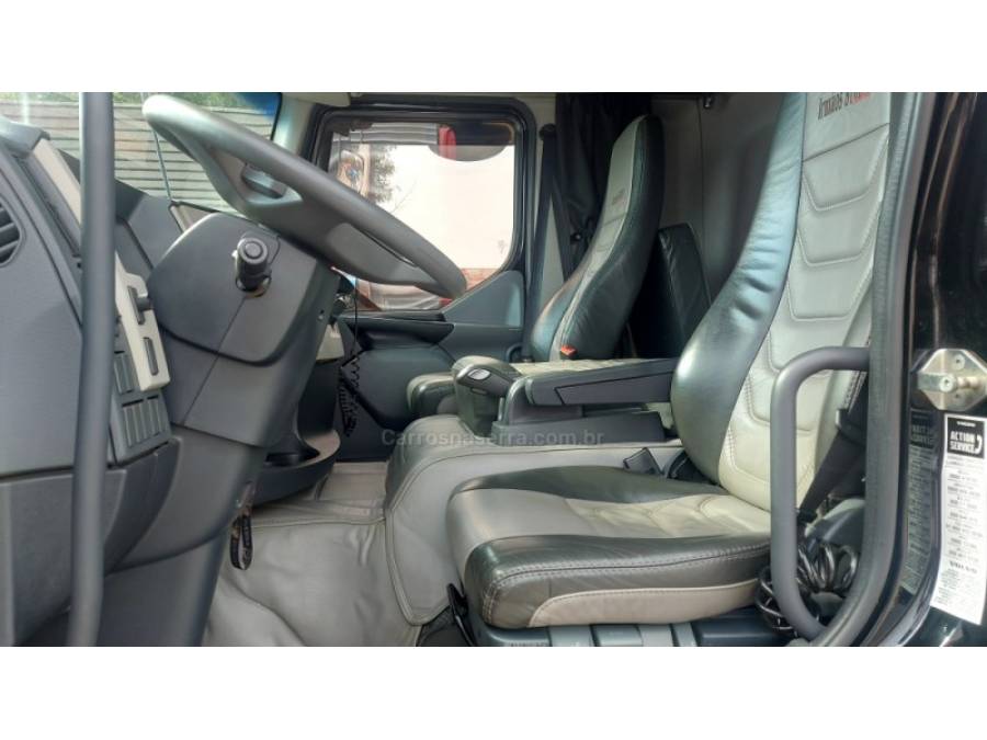 VOLVO - VM 330 - 2021/2021 - Preta - Sob Consulta